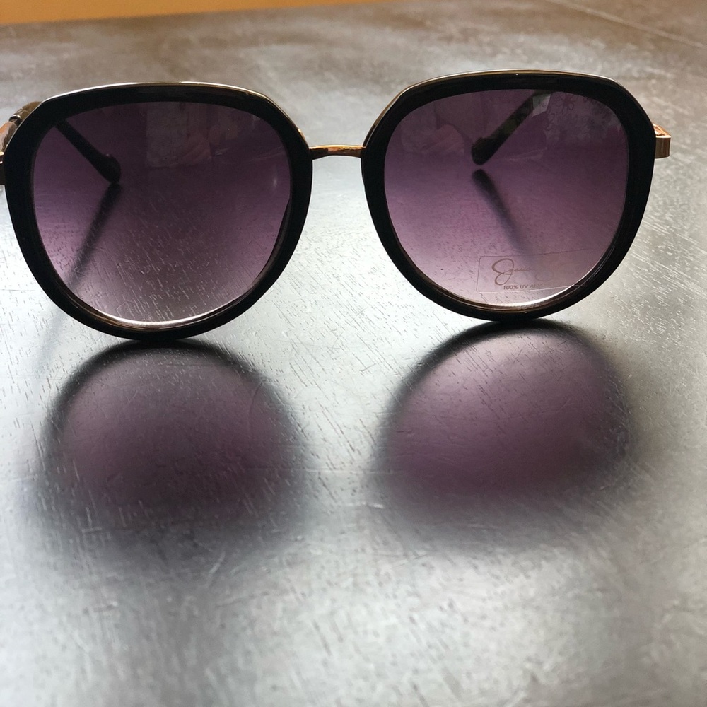 Black and gold Jessica Simpson sunglasses